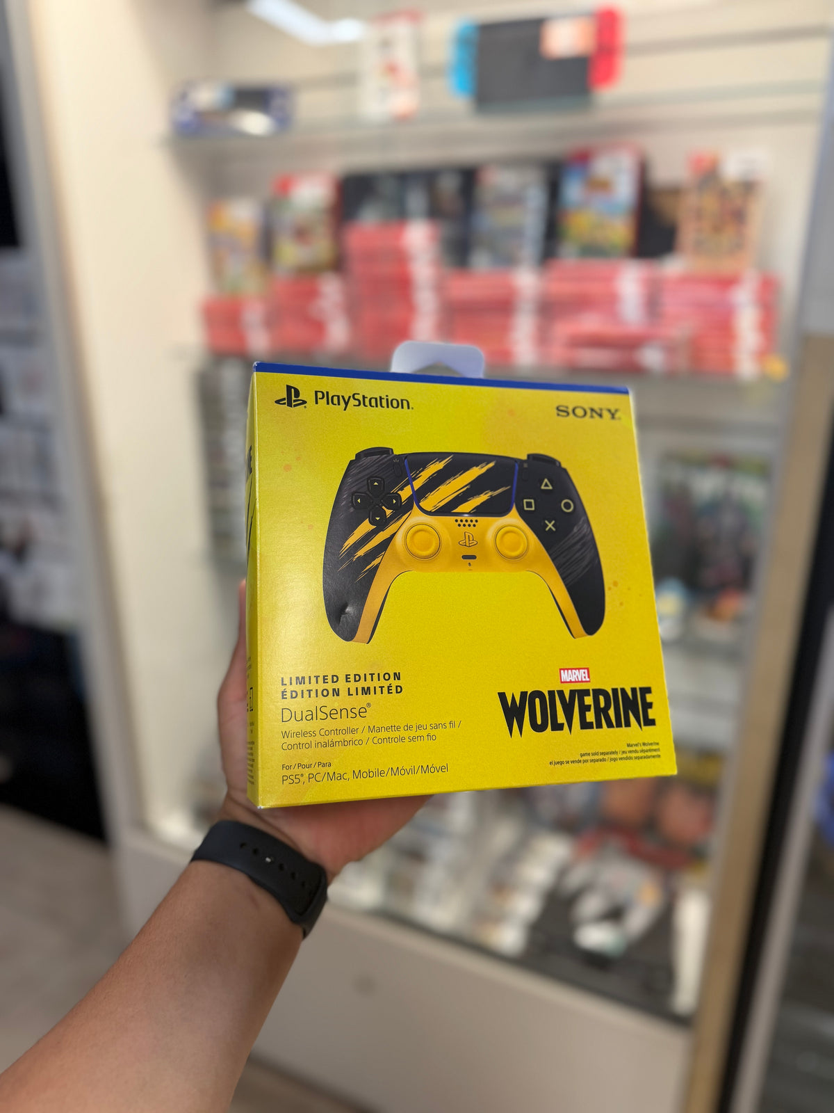 DualSense Wireless Controller [Marvel's Wolverine Battle Yellow Limited Edition] - Playstation 5