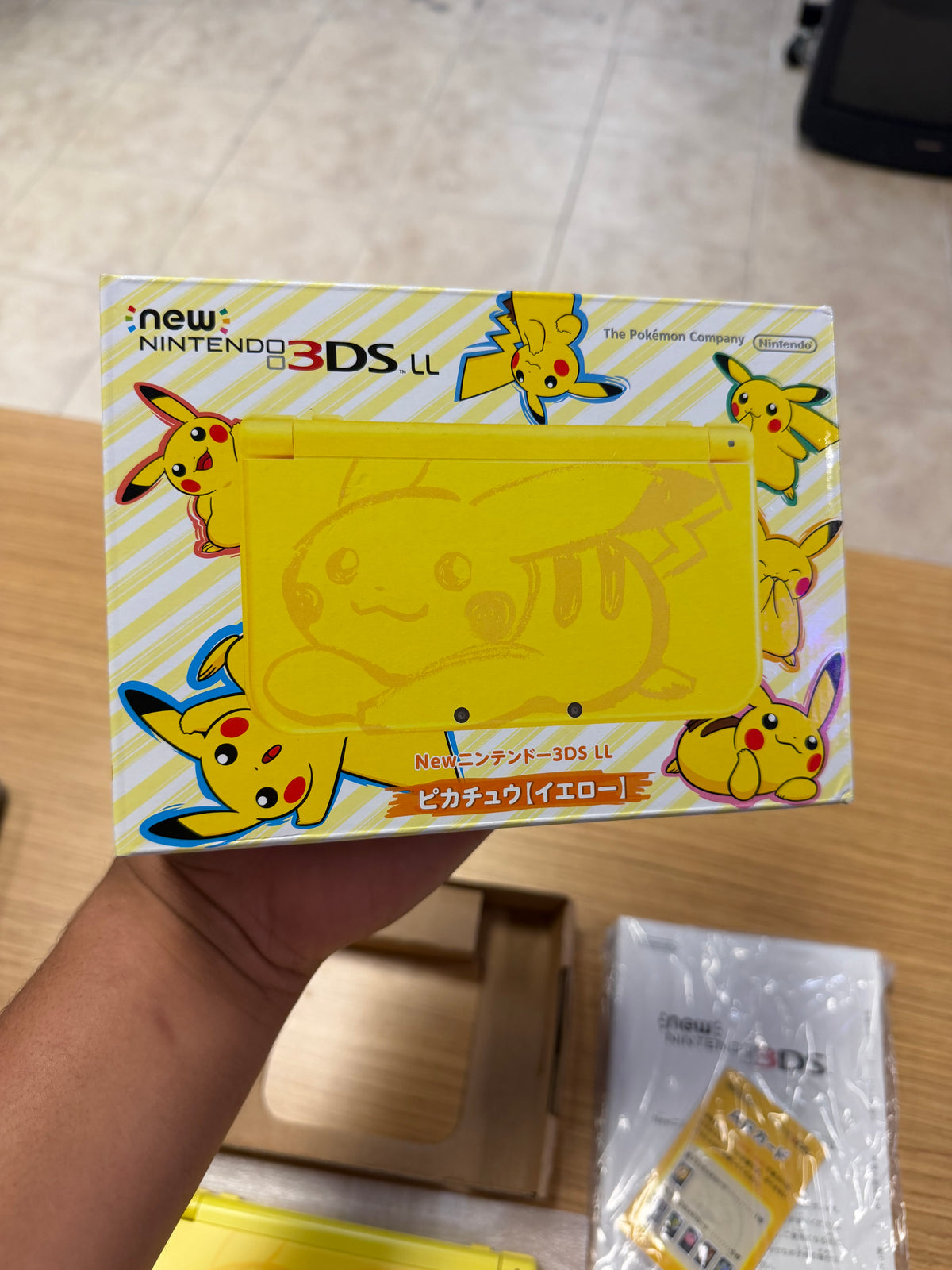 New Nintendo 3DS LL Pikachu Limited Edition (Japanese) - JP Nintendo 3DS