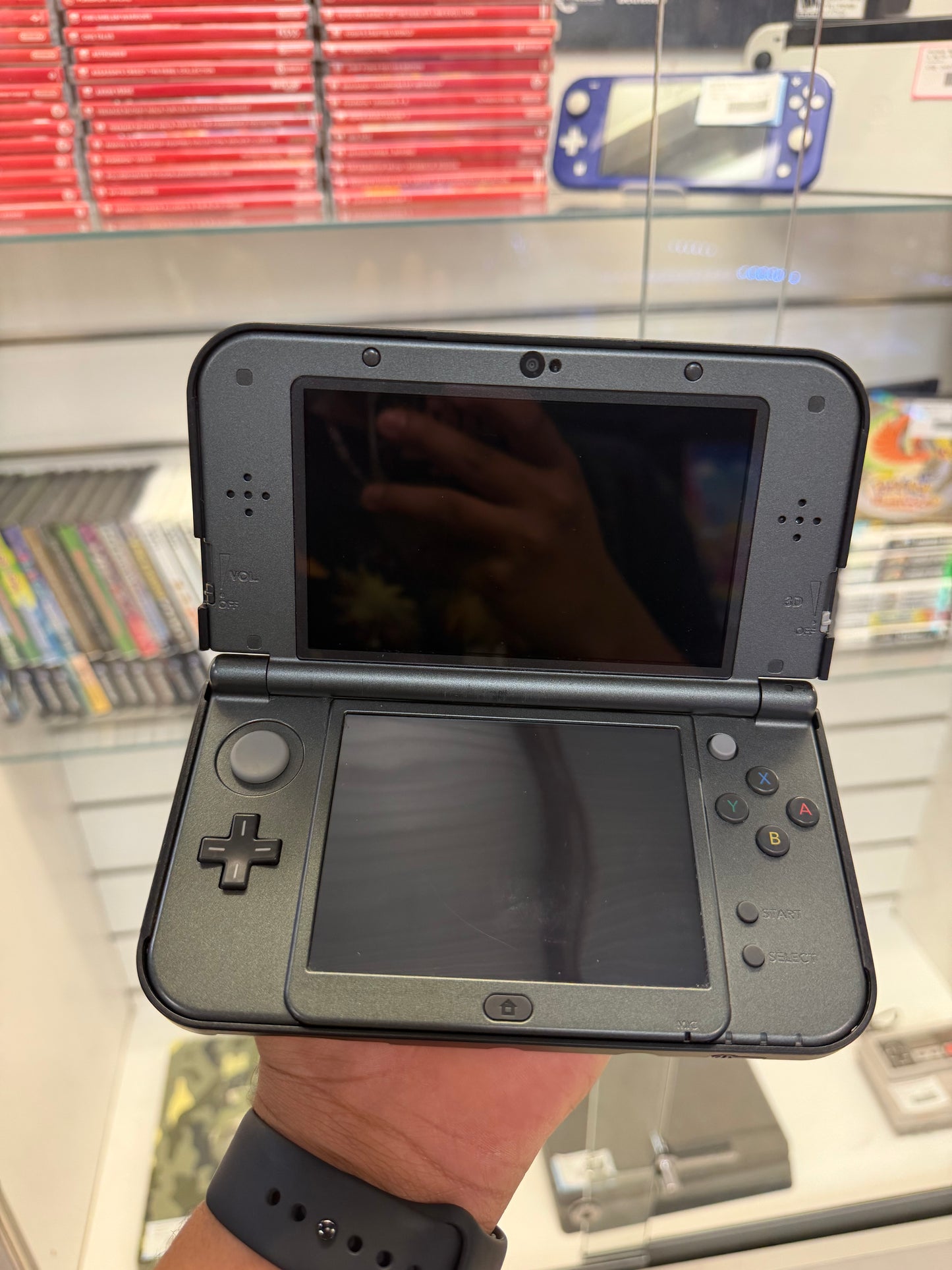 New Nintendo 3DS XL Black (Cosmetic Wear) - Nintendo 3DS