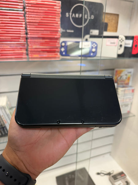 New Nintendo 3DS XL Black (Cosmetic Wear) - Nintendo 3DS