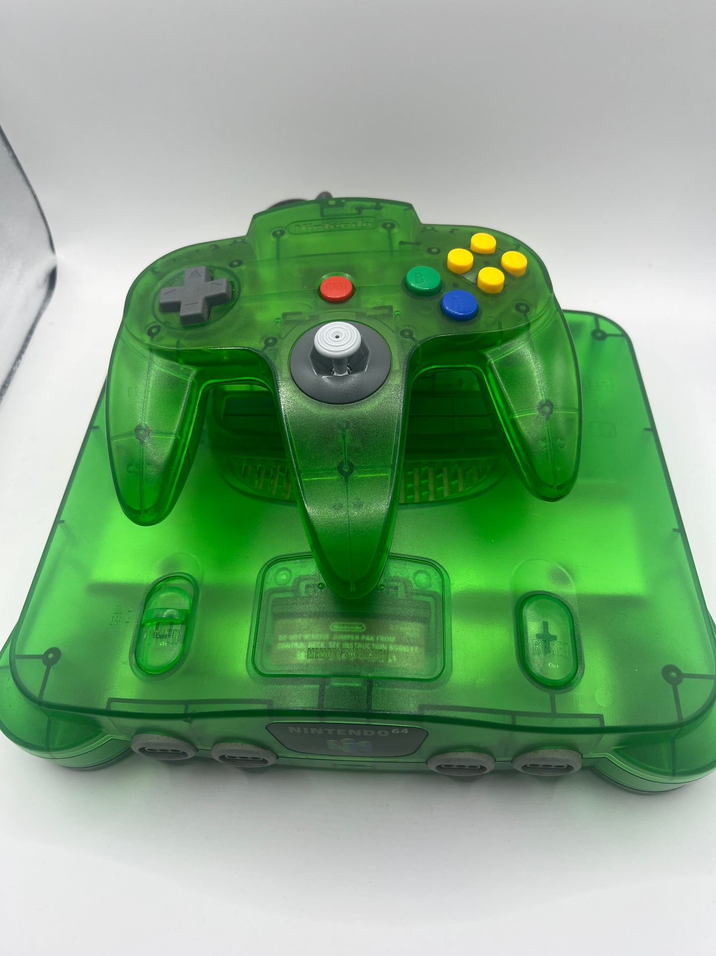 Nintendo N64 Funtastic Jungle Green Console Bundle (NUS-001)