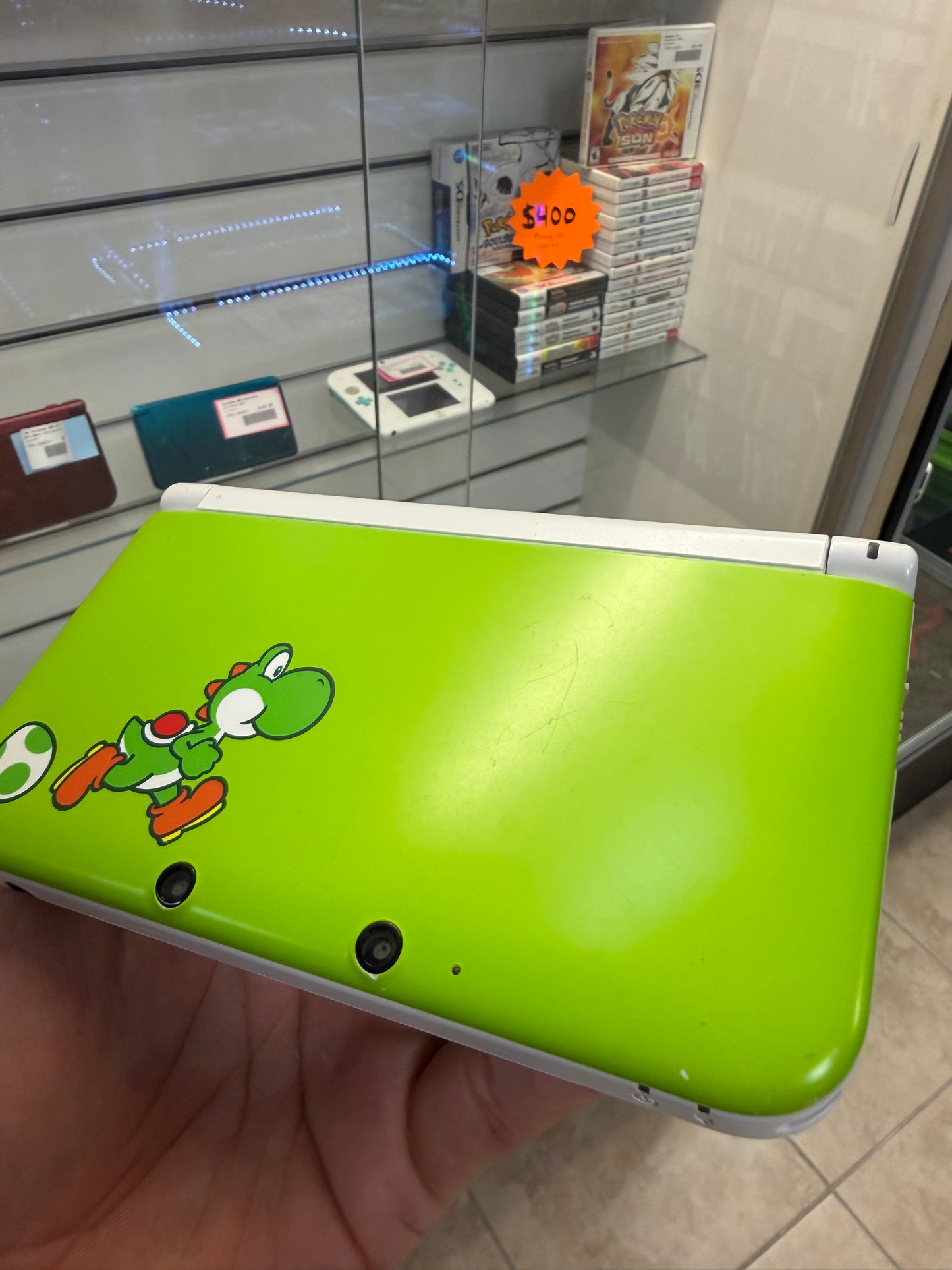 Nintendo 3DS XL Yoshi Edition (Cosmetic Wear) - Nintendo 3DS