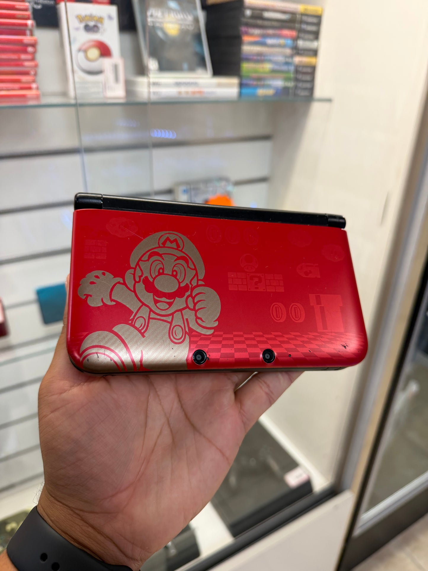 Nintendo 3DS XL New Super Mario Bros. 2 Edition (Cosmetic Wear) - Nintendo 3DS