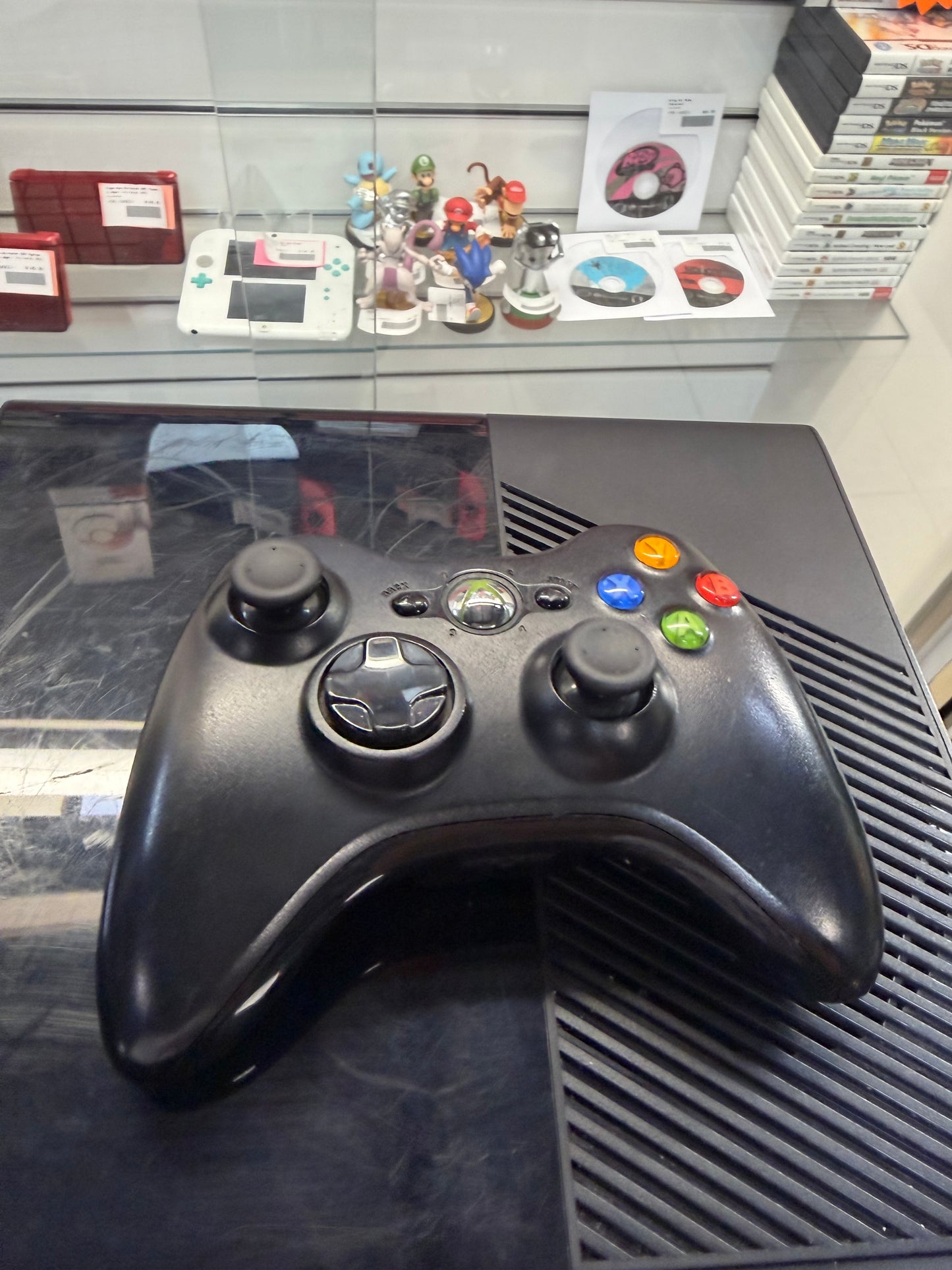Xbox 360 E System (4GB) - Xbox 360