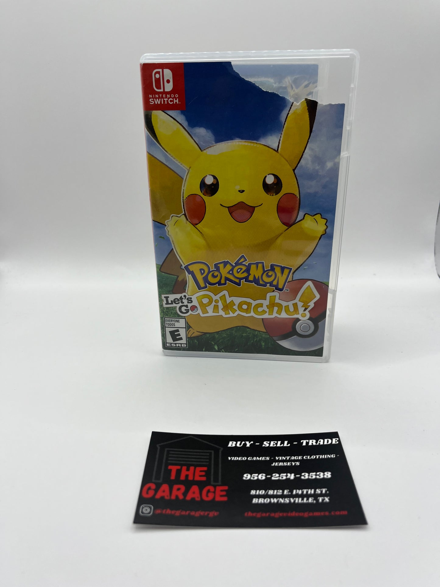 Pokemon Let's Go Pikachu - Nintendo Switch