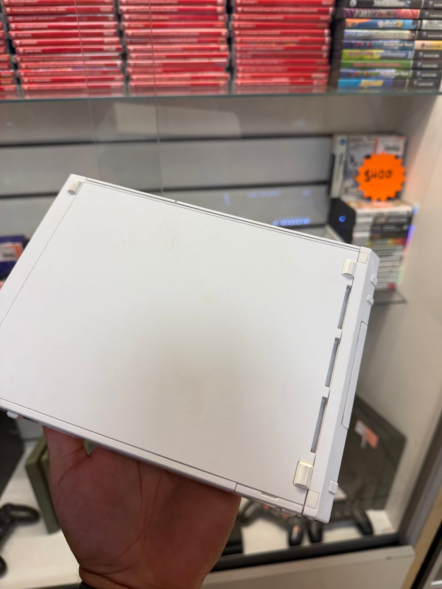 White Nintendo Wii System (Cosmetic Wear) - Wii